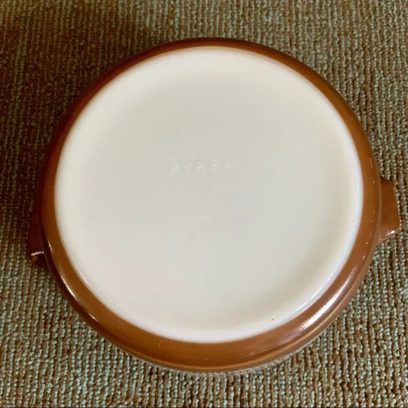 PYREX Vintage Round Woodland Brown 474-B 1.5 QT Cinderella Casserole NO LID - Picture 6 of 10